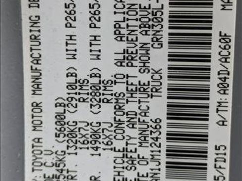 Used 2018 Toyota Tacoma TRD Off-Road image 17