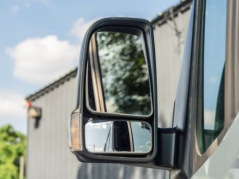 Used 2021 Mercedes-Benz Sprinter 2500 image 14
