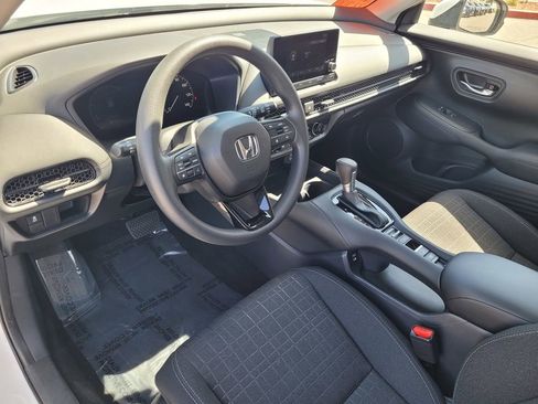 Used 2025 Honda HR-V LX image 7