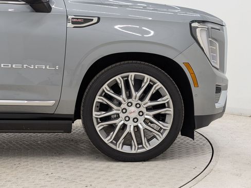 Used 2026 GMC Yukon Denali w/ Denali Reserve Package image 12