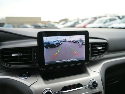 Used 2022 Ford Explorer XLT w/ Class IV Trailer Tow Package image 14