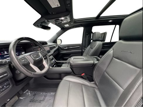 Used 2024 GMC Yukon Denali w/ Advanced Technology Package AWD/4WD image 20