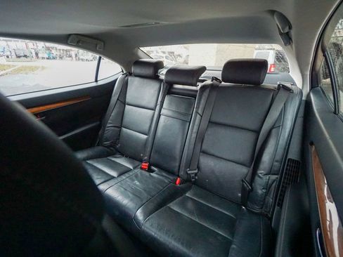 Used 2014 Lexus ES 300h image 32