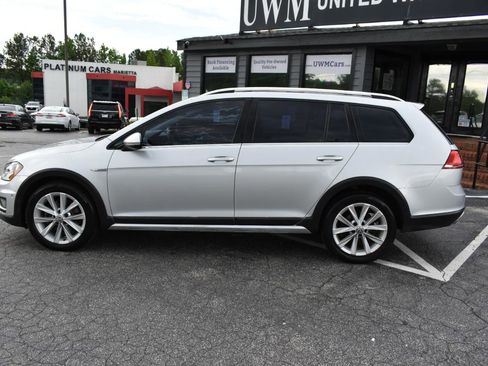 Used 2017 Volkswagen Golf Alltrack SE AWD/4WD image 9
