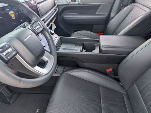 Used 2025 Hyundai Santa Fe SEL image 18