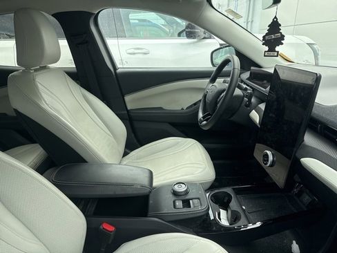 Used 2024 Ford Mustang Mach-E Premium image 4