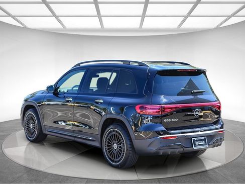 Used 2024 Mercedes-Benz EQB 300 4MATIC image 2