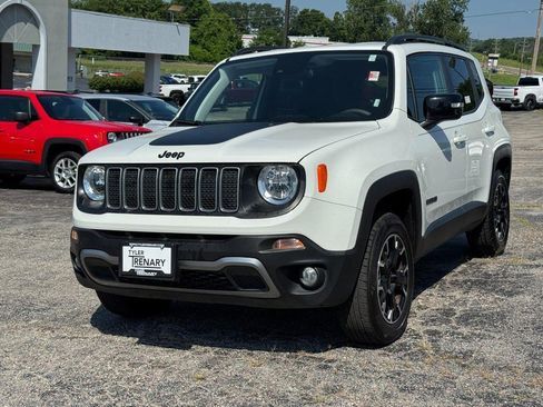 Used 2023 Jeep Renegade Latitude AWD/4WD image 10