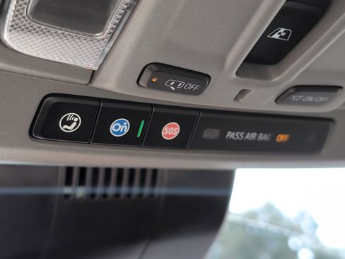 Used 2024 Chevrolet Silverado 2500 LTZ w/ LTZ Convenience Package image 13