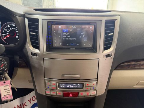 Used 2014 Subaru Legacy 2.5i Limited w/ Moonroof Package AWD/4WD image 22