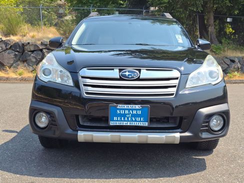 Used 2013 Subaru Outback 3.6R Limited AWD/4WD image 6