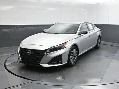 Used 2024 Nissan Altima 2.5 SV