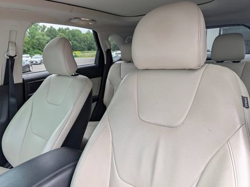 Used 2019 Ford Edge Titanium w/ Equipment Group 301A FWD image 12