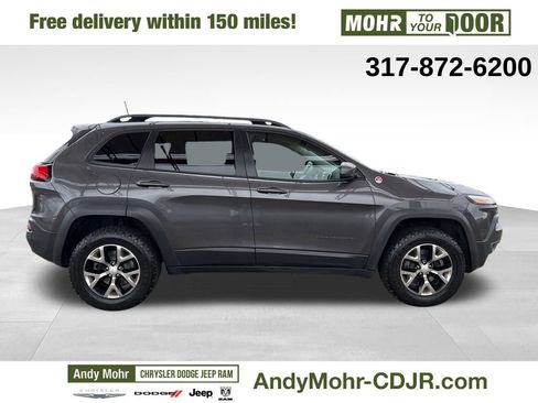 Used 2018 Jeep Cherokee Trailhawk w/ Cold Weather Group image 8