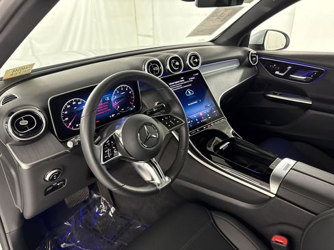 Certified 2026 Mercedes-Benz GLC 300 image 4