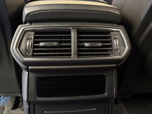Used 2019 Lamborghini Urus AWD/4WD image 28