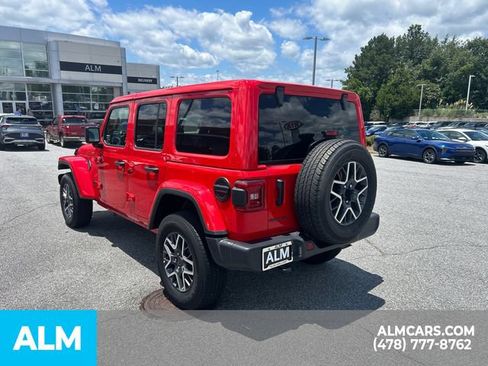 Used 2025 Jeep Wrangler Unlimited Sahara AWD/4WD image 8