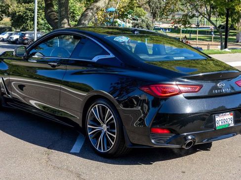 Used 2019 INFINITI Q60 3.0t Luxe w/ Essential Package image 10