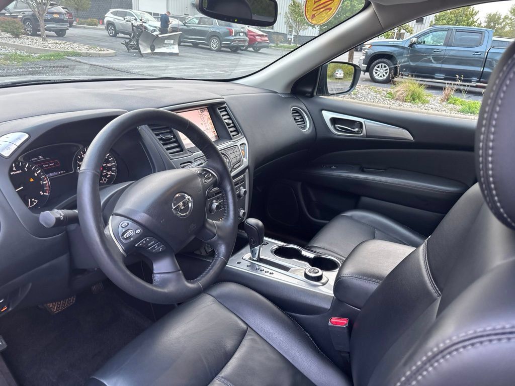 Used 2019 Nissan Pathfinder SL AWD/4WD image 16