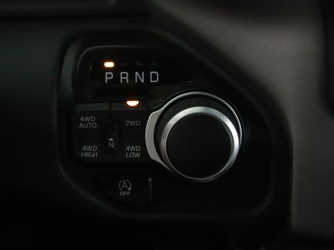 Used 2022 RAM 1500 Big Horn AWD/4WD image 16