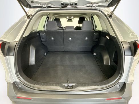 Used 2022 Toyota RAV4 LE AWD/4WD image 27