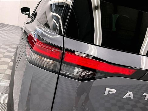New 2025 Nissan Pathfinder Platinum w/ Cargo Package AWD/4WD image 18