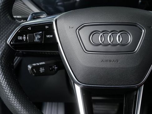 Used 2023 Audi e-tron GT Prestige image 11