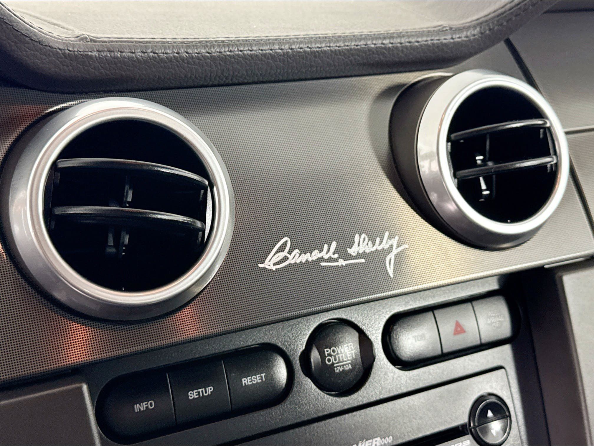 Used 2007 Ford Mustang Shelby GT500 RWD image 2