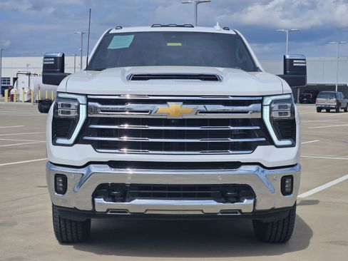 Used 2024 Chevrolet Silverado 2500 LTZ w/ LTZ Convenience Package AWD/4WD image 6