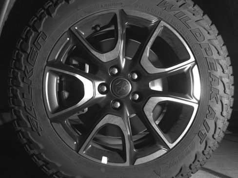 Used 2025 Jeep Compass Trailhawk image 12