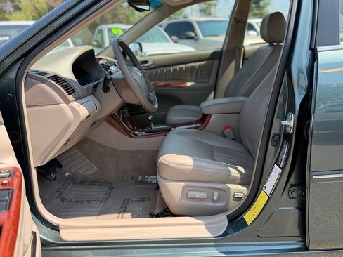 Used 2006 Toyota Camry XLE w/ VSC & Side Airbag Pkg FWD image 6