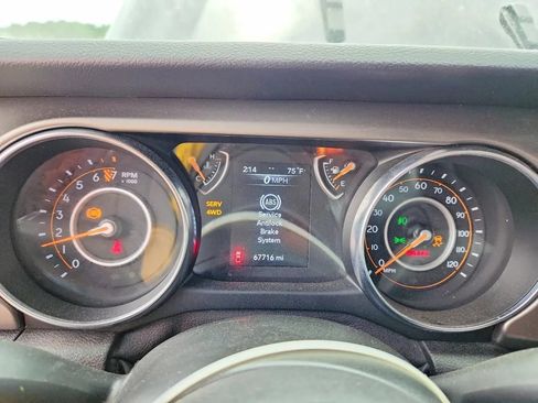 Used 2021 Jeep Gladiator Sport AWD/4WD image 9