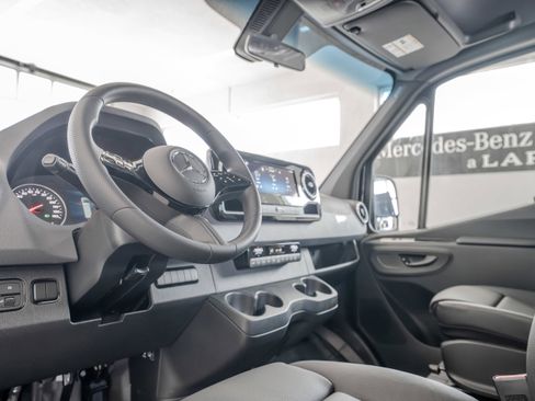 New 2025 Mercedes-Benz Sprinter 2500 image 7