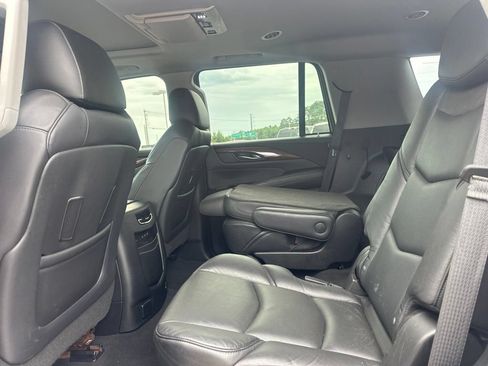 Used 2019 Cadillac Escalade Premium Luxury RWD image 11