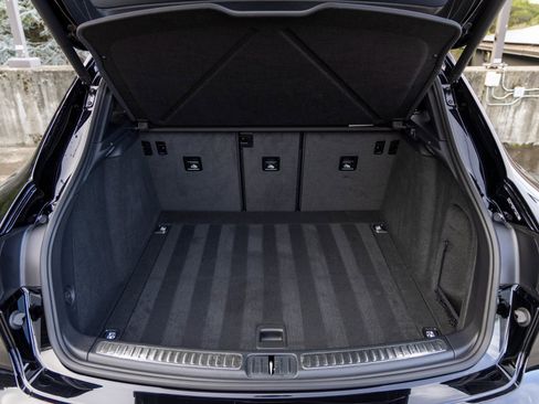 Certified 2025 Porsche Macan image 42