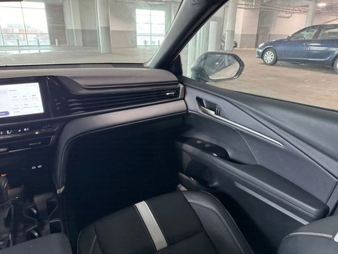 Used 2025 Toyota Camry SE FWD image 36