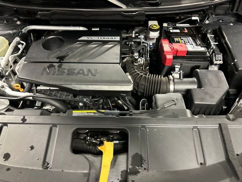 Used 2022 Nissan Rogue S image 24