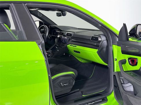 Used 2024 Lamborghini Urus S image 34