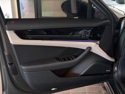 Used 2025 Porsche Panamera RWD image 19