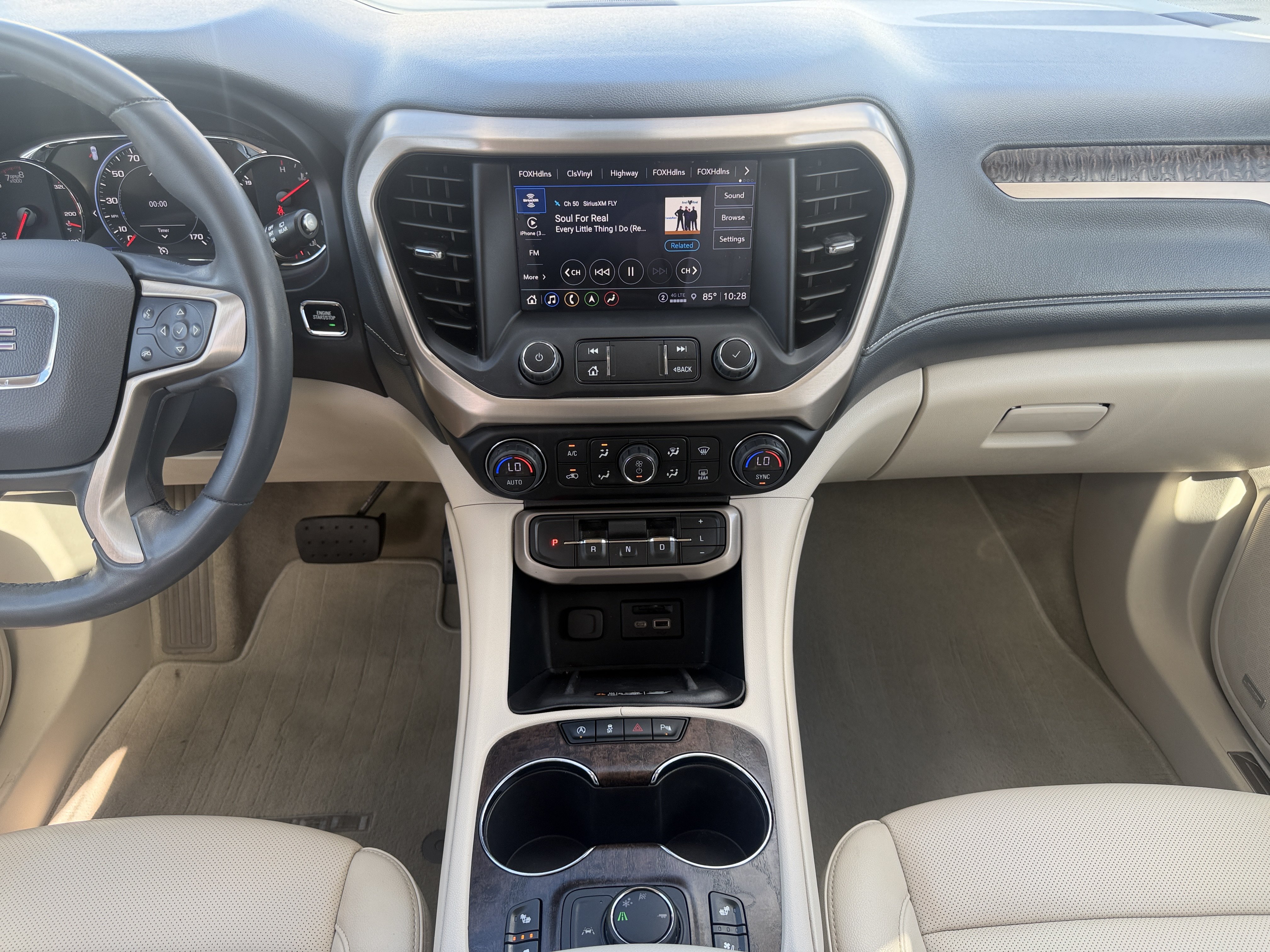 Certified 2023 GMC Acadia Denali w/ Trailering Package FWD image 16
