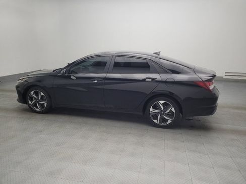 Used 2023 Hyundai Elantra SEL w/ Convenience Package image 3