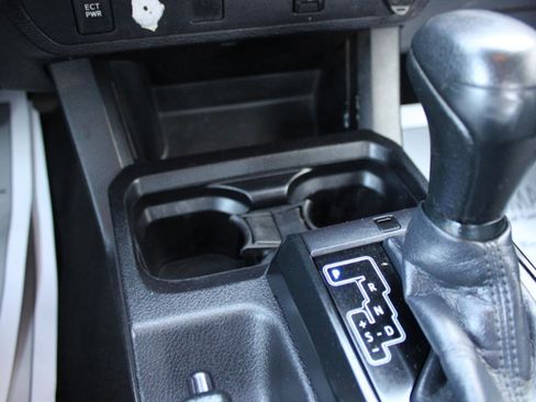 Used 2016 Toyota Tacoma SR image 25