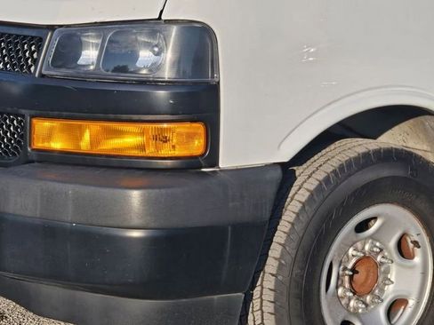 Used 2021 Chevrolet Express 3500 LS RWD image 7