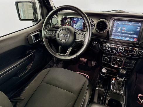 Used 2021 Jeep Gladiator Sport AWD/4WD image 29