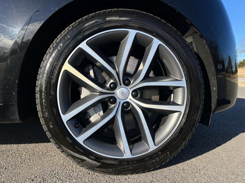 Used 2025 Land Rover Range Rover SE image 10