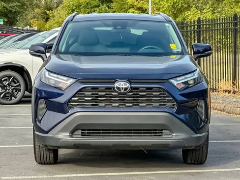Used 2025 Toyota RAV4 XLE AWD/4WD image 8