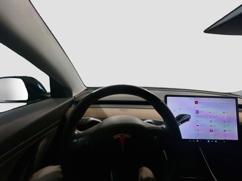 Used 2018 Tesla Model 3 RWD image 7