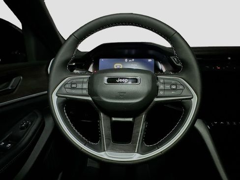 New 2026 Jeep Grand Cherokee Altitude AWD/4WD image 8
