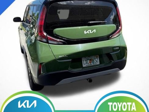 Used 2023 Kia Soul EX FWD image 1