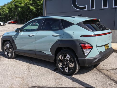 Used 2025 Hyundai Kona SEL FWD image 6